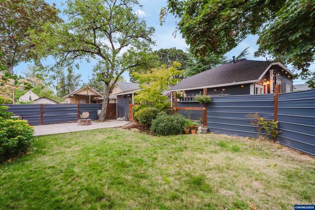 1994 Lee St SE, Salem, OR 97301