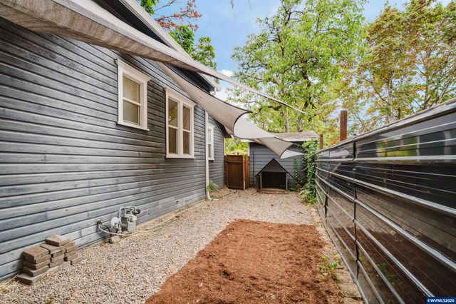 1994 Lee St SE, Salem, OR 97301