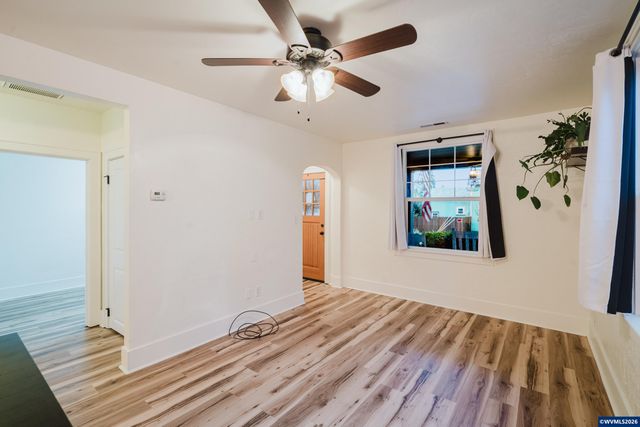 1994 Lee St SE, Salem, OR 97301