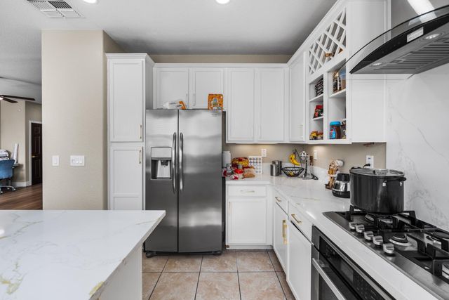 3393 Soda Way, Sacramento, CA 95834