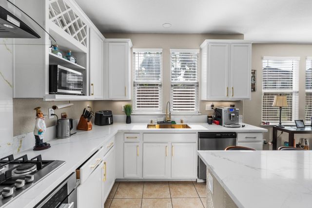 3393 Soda Way, Sacramento, CA 95834
