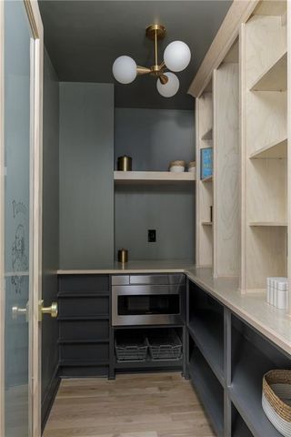 7416 Juniper Drive, Prairie Village, KS 66208