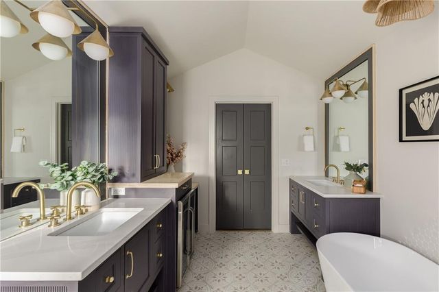 7416 Juniper Drive, Prairie Village, KS 66208