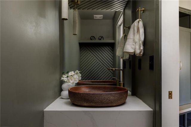 7416 Juniper Drive, Prairie Village, KS 66208