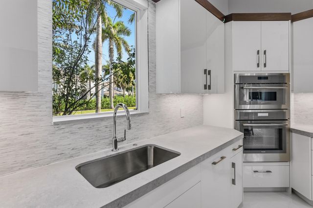 17661 Scarsdale Way, Boca Raton, FL 33496