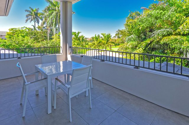 17661 Scarsdale Way, Boca Raton, FL 33496