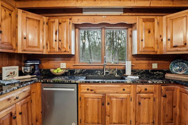 370 Mccurdy Road, New Boston, NH 03070