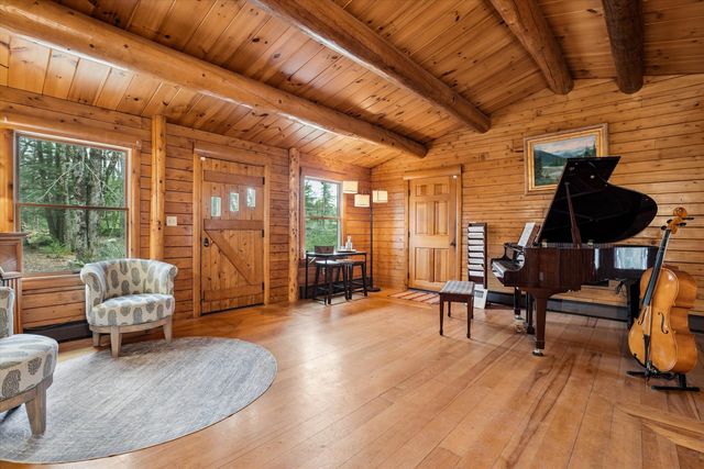 370 Mccurdy Road, New Boston, NH 03070