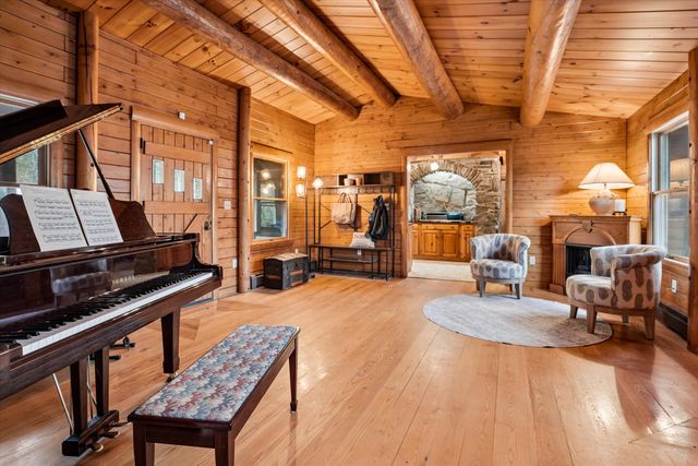370 Mccurdy Road, New Boston, NH 03070