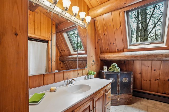 370 Mccurdy Road, New Boston, NH 03070