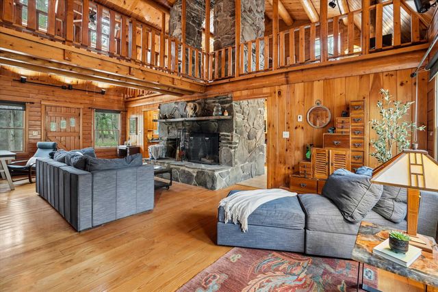 370 Mccurdy Road, New Boston, NH 03070