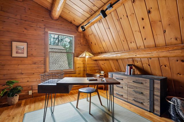 370 Mccurdy Road, New Boston, NH 03070