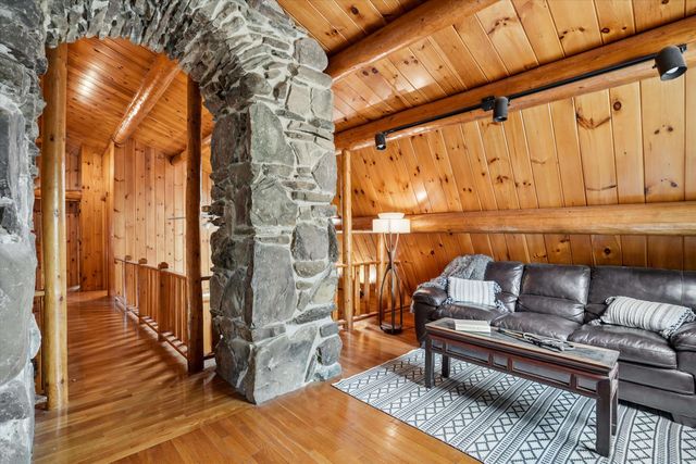 370 Mccurdy Road, New Boston, NH 03070