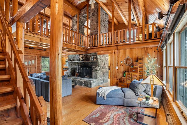 370 Mccurdy Road, New Boston, NH 03070
