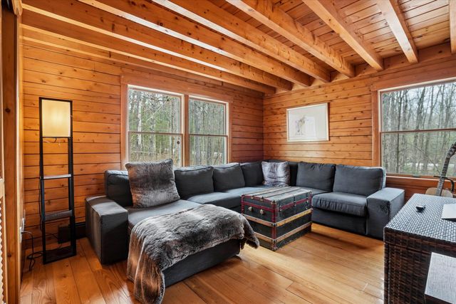 370 Mccurdy Road, New Boston, NH 03070