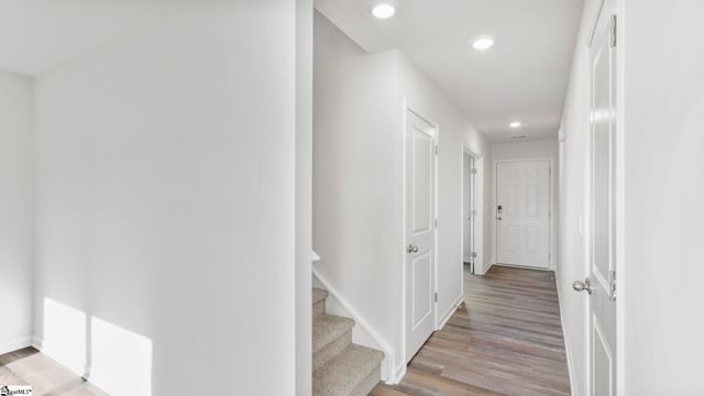 221 Roocroft Court, Fountain Inn, SC 29644