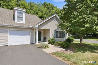 46 Henley Way 46, West Hartford, CT 06117