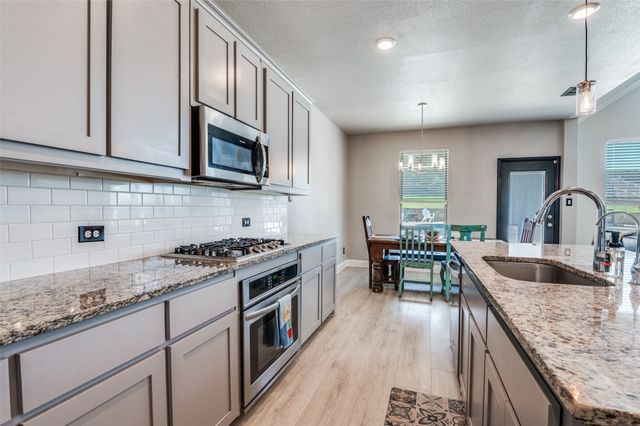 1232 Rushmore Drive, Burleson, TX 76028