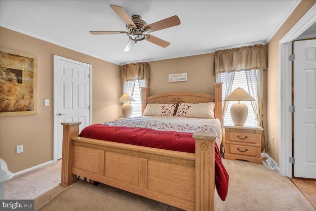 2003 BURLINGTON CIRCLE, Williamstown, NJ 08094
