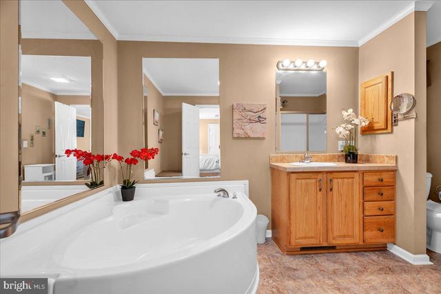 2003 BURLINGTON CIRCLE, Williamstown, NJ 08094