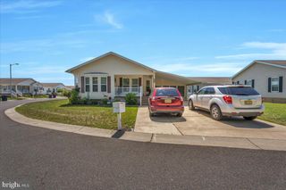2003 BURLINGTON CIRCLE, Williamstown, NJ 08094