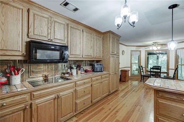 2720 Bay Ridge Drive, Loganville, GA 30052