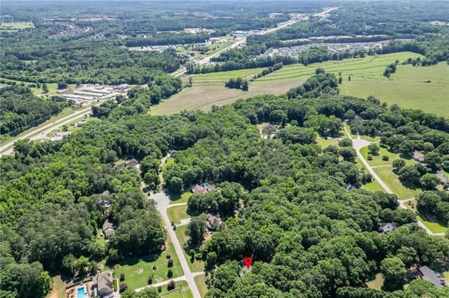 2720 Bay Ridge Drive, Loganville, GA 30052