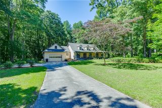 2720 Bay Ridge Drive, Loganville, GA 30052