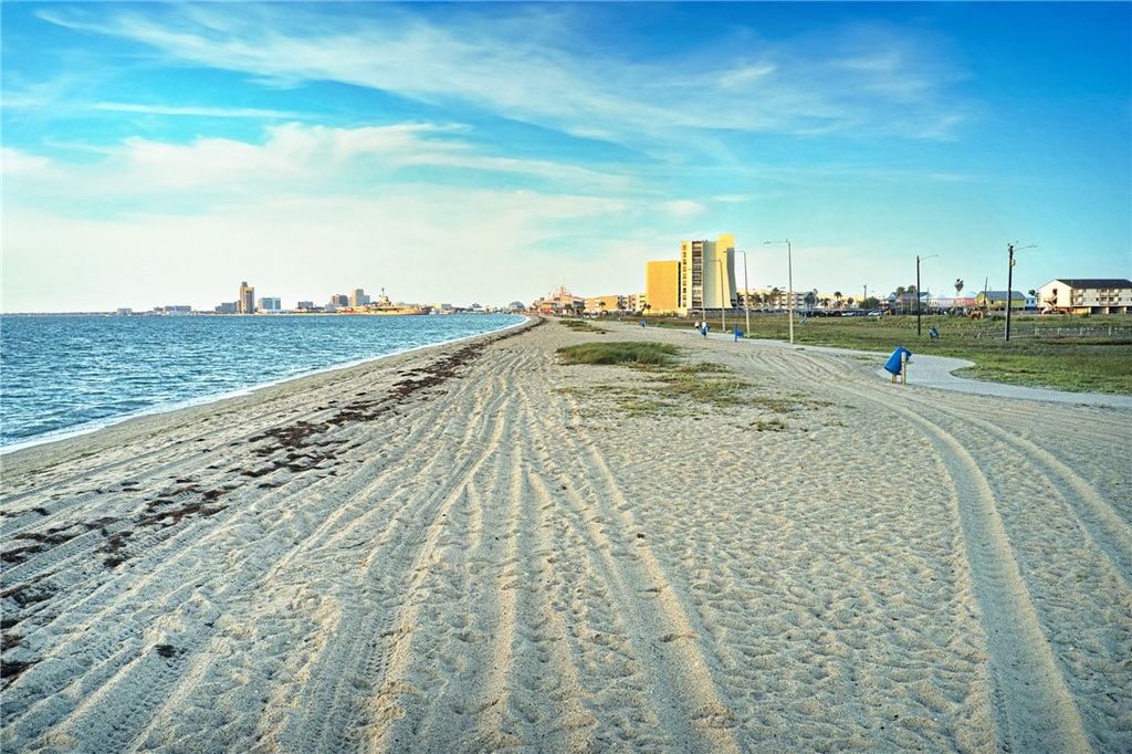 4517 Gulfbreeze Blvd, Corpus Christi, TX 78402 — photo 2