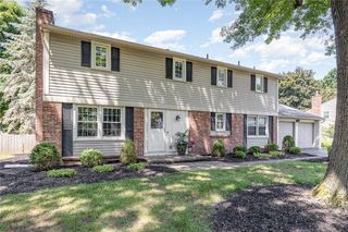 578 Bending Bough Drive, Webster, NY 14580