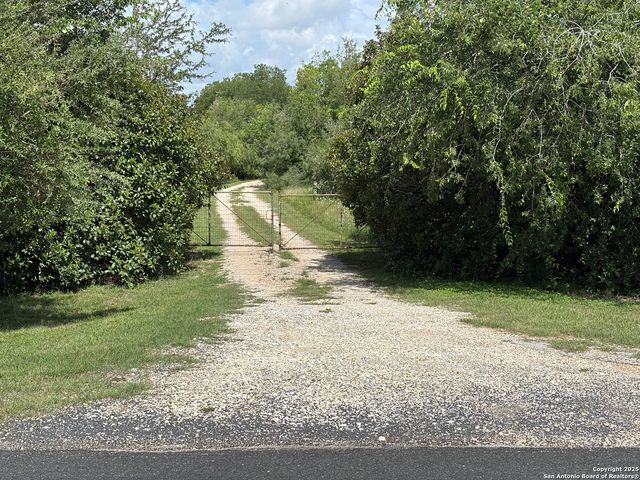 1245 stuart, Adkins, TX 78101