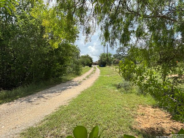 1245 stuart, Adkins, TX 78101