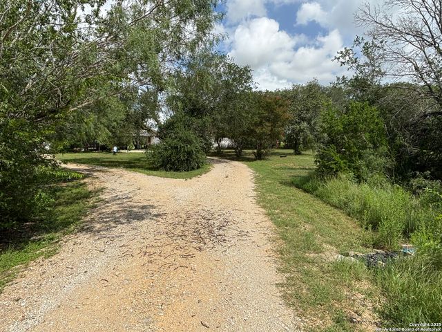 1245 stuart, Adkins, TX 78101