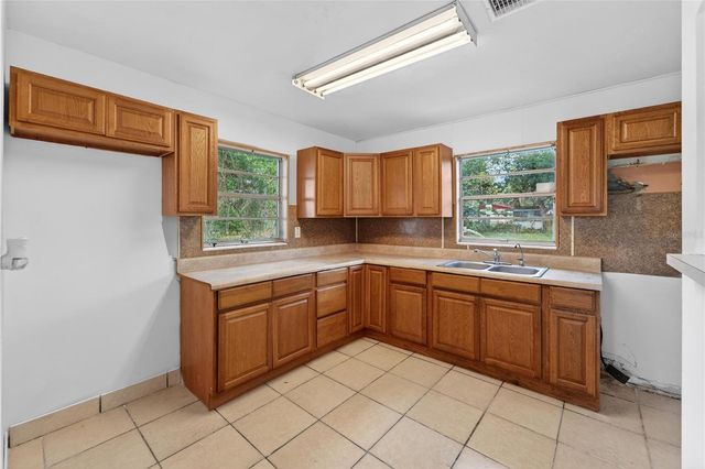 1437 ARLINGTON ROAD, Lakeland, FL 33805