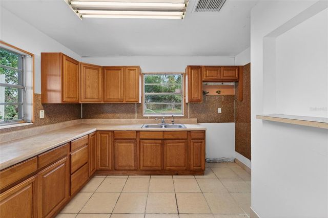 1437 ARLINGTON ROAD, Lakeland, FL 33805