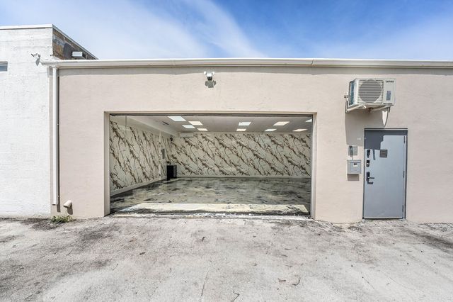 1812 SW 7th Avenue, Pompano Beach, FL 33060
