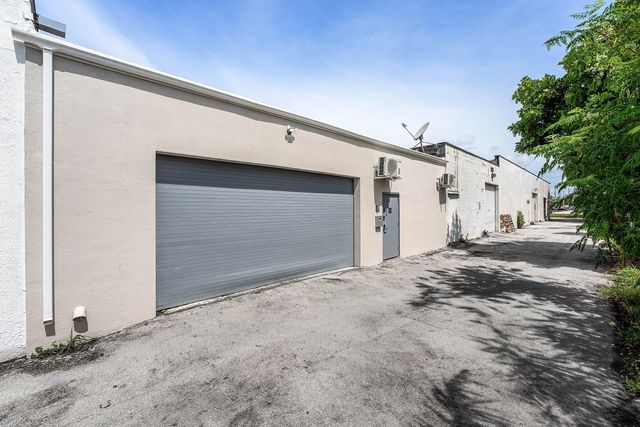1812 SW 7th Avenue, Pompano Beach, FL 33060