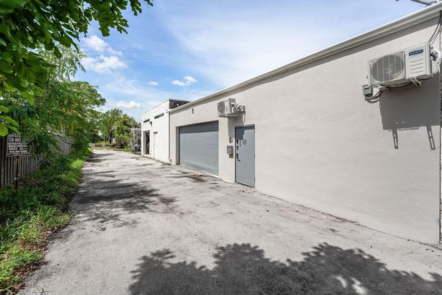 1812 SW 7th Avenue, Pompano Beach, FL 33060