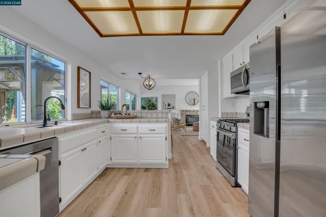 955 Woodsong Ln, Brentwood, CA 94513