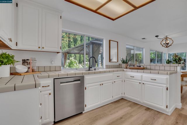 955 Woodsong Ln, Brentwood, CA 94513