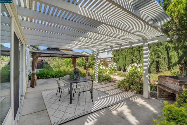 955 Woodsong Ln, Brentwood, CA 94513
