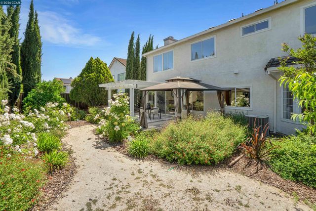 955 Woodsong Ln, Brentwood, CA 94513