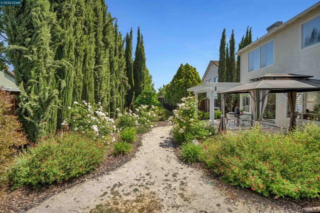 955 Woodsong Ln, Brentwood, CA 94513