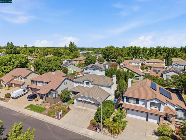 955 Woodsong Ln, Brentwood, CA 94513