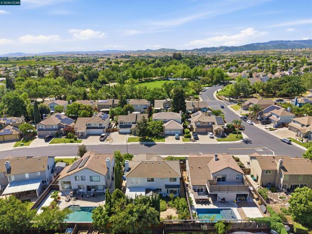 955 Woodsong Ln, Brentwood, CA 94513