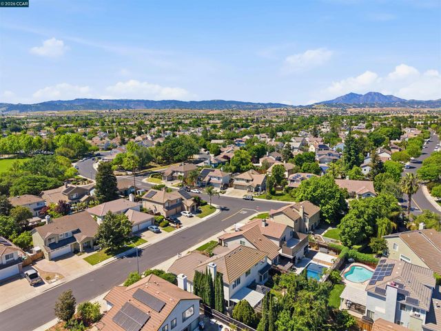 955 Woodsong Ln, Brentwood, CA 94513