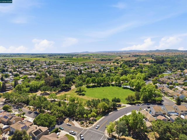 955 Woodsong Ln, Brentwood, CA 94513