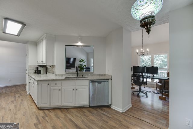 6447 Ivy Springs Drive, Flowery Branch, GA 30542