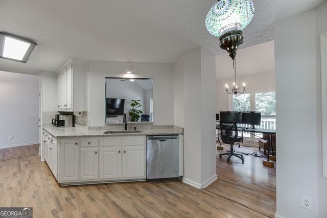 6447 Ivy Springs Drive, Flowery Branch, GA 30542