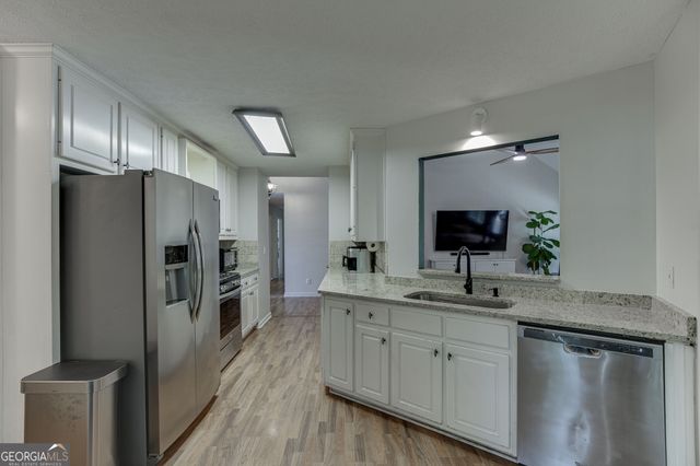 6447 Ivy Springs Drive, Flowery Branch, GA 30542